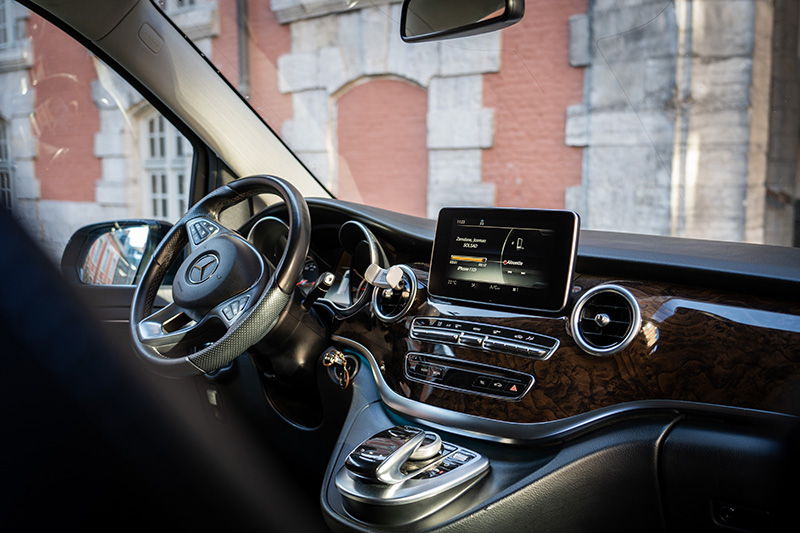 location-mercedes-class-v-04